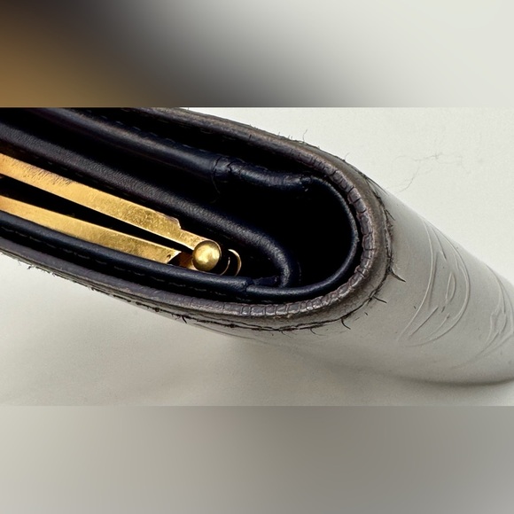Louis Vuitton Vernis Monogram Wallet | Professionally Repainted - Picture 12 of 12